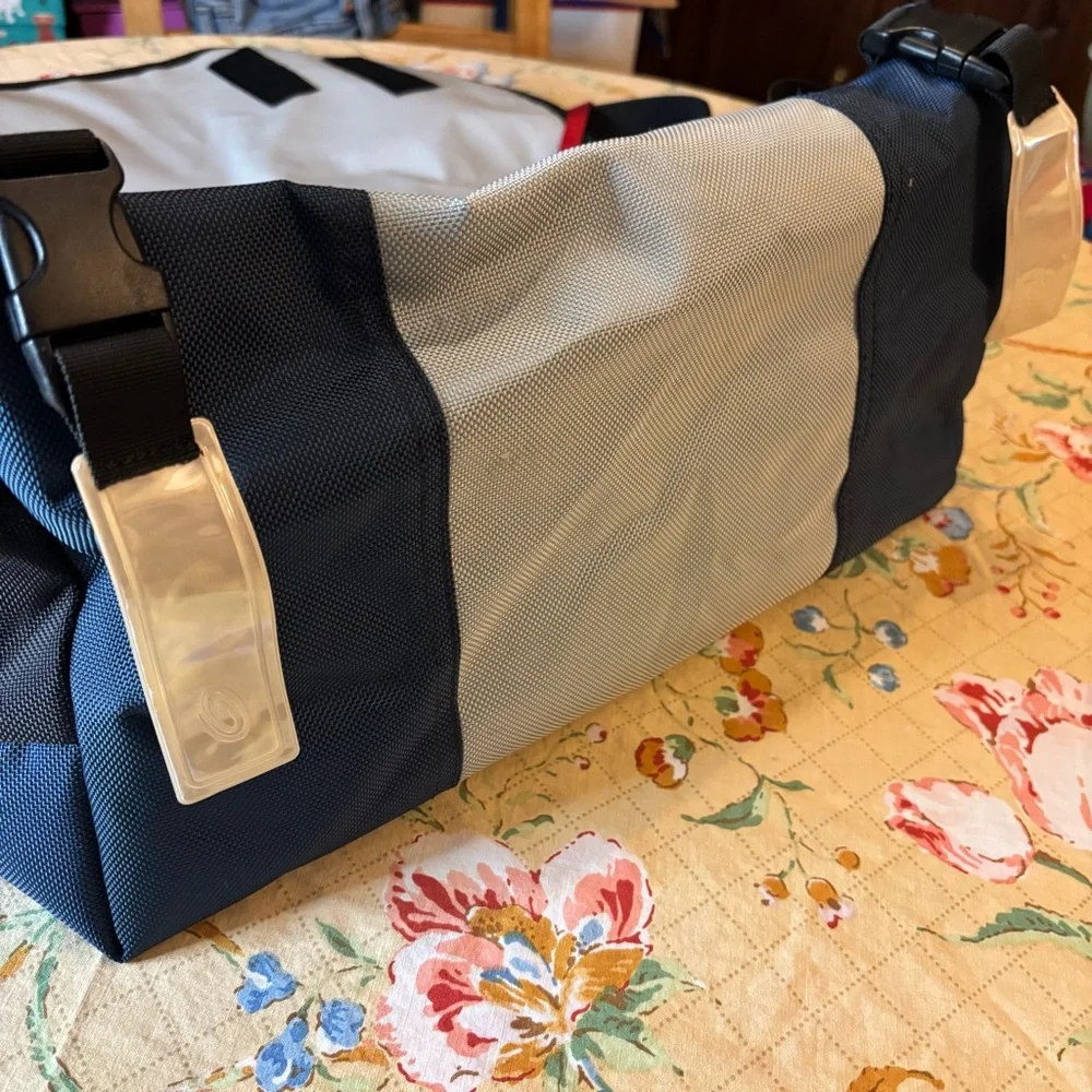 Timbuk2 classic messenger